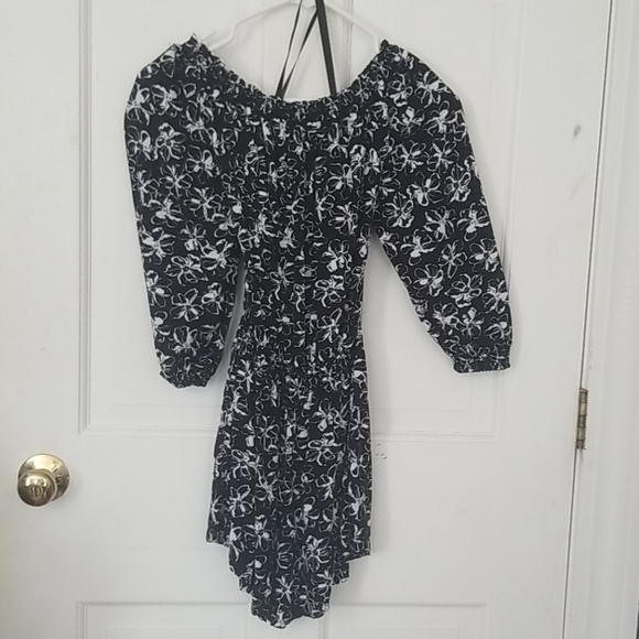 Romper - Picture 2 of 3